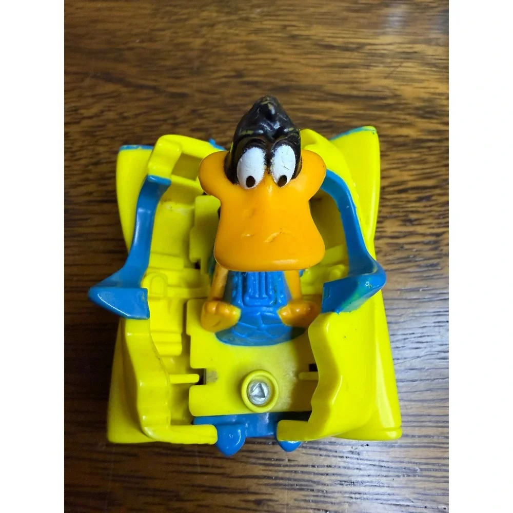 Vintage 1992 Warner Bros Looney Tunes Bugs Bunny Daffy Duck Toy Cars Set‎ of 2